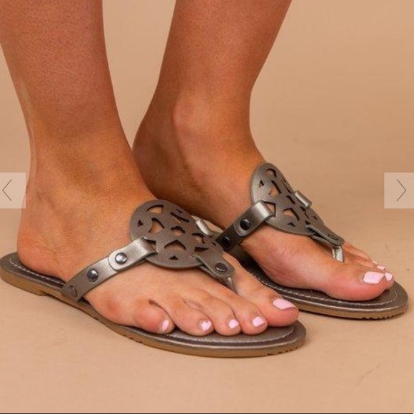 PEWTER SILVER ornate thong sandals Pierre Dumas NIB 6 6.5 7 7.5 8.5 9 10 M Width - Picture 5 of 12